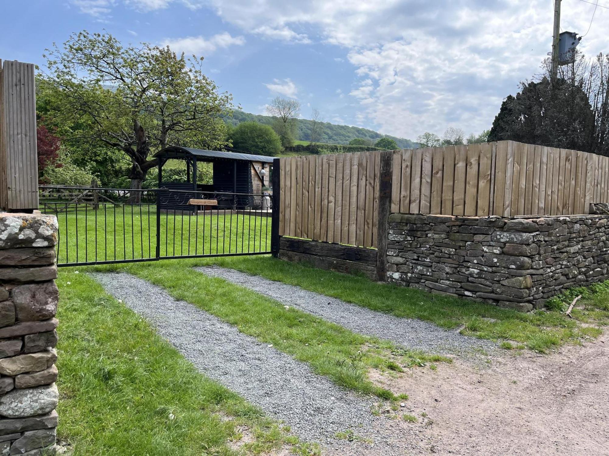 1 Bed Converted Railway Wagon Near Crickhowell Exteriör bild